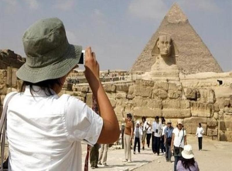 كيف استطاعت مصر تحقيق زيادة تاريخية في عدد السياح الوافدين؟