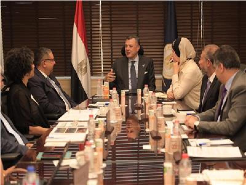 التعاون الدولي ينعش السياحة في مصر: وفد من USAID يبحث مع وزير السياحة سبل تطوير المواقع الأثرية ورفع جودة الخدمات