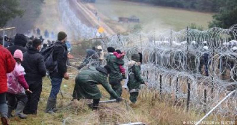 مسئول بولندى: وارسو مستعدة لإغلاق حدودها تماما مع بيلاروسيا