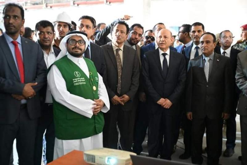 رئيس مجلس القيادة اليمني يزور مدينة الملك سلمان الطبية في محافظة المهرة