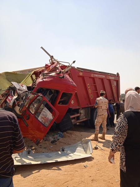 الاسماعيلية: إصابة شخصين في حادث تصادم سيارتين نقل ثقيل مقطورة بطريق وصلة سرابيوم