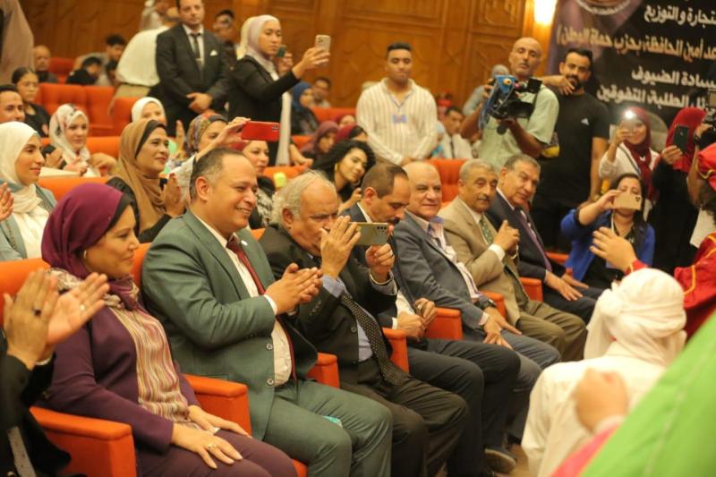 المشاركة المجتمعية .. رئيس «تجارية الإسماعيلية» يشارك  «حماة وطن» حفل تكريم الأوائل