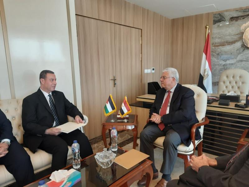 وزير التعليم العالي يستقبل السفير الفلسطيني لبحث سُبل تعزيز التعاون المُشترك