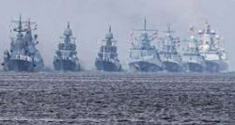 البحرية الروسية تمُر عبر قناة المانش البريطانية