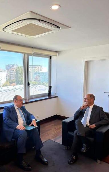 السفير المصري في لشبونة يلتقي وزير الصحة البرتغالي