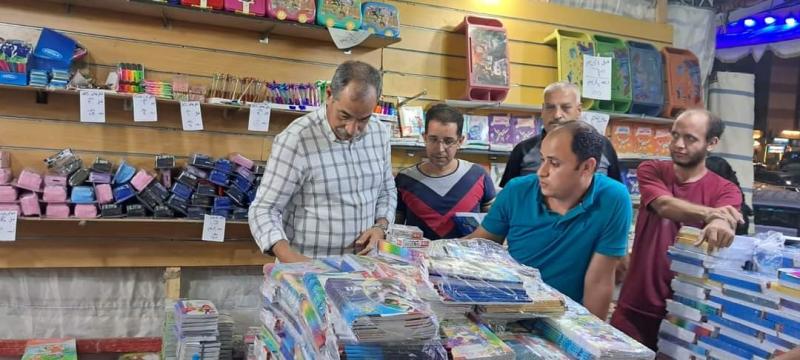 في جولة مسائية.. رئيس غارب يتفقد معرض « أهلا مدارس »