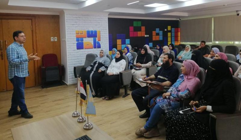 ورشة عمل تنشيطية لرفع كفاءة موظفي المراكز التكنولوجية بكفر الشيخ