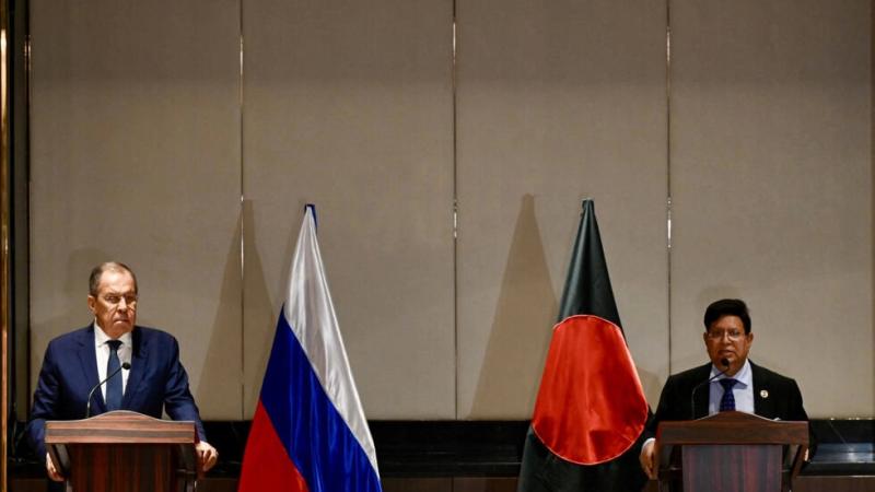 سيرجي لافروف وزير خارجية روسيا وايه كيه عبد المؤمن وزير خارجية بنجلاديش