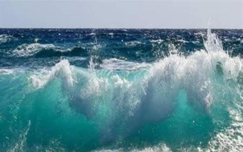 محافظة بورسعيد تحذر من نزول البحر بسبب ارتفاع الأمواج