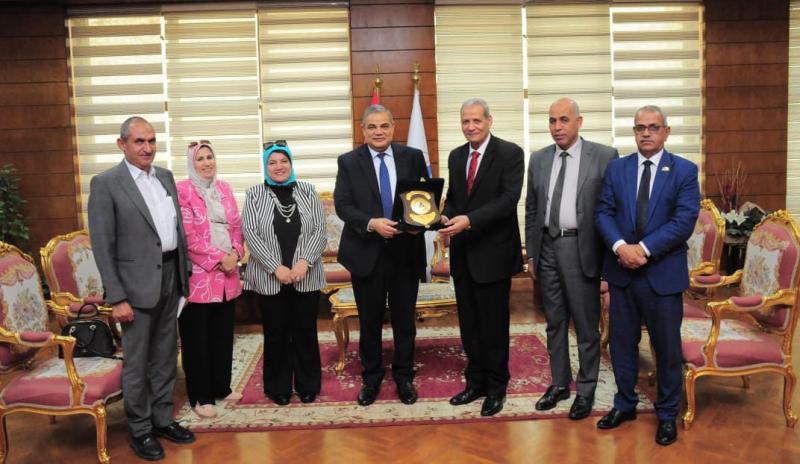 رئيس جامعة كفر الشيخ يترأس لجنة اختيار عميد كلية التربية النوعية