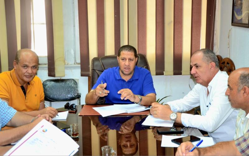 سكرتير مساعد البحيرة يشدد على إزالة الأقفاص السمكية المخالفة بمجرى النيل برشيد