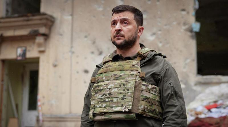 ضابط أمريكي يكشف ما سيحدث لزيلينسكي إذا لم يتوقف الصراع في أوكرانيا