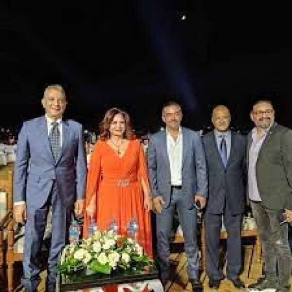 نجوم الفن يتألقون على السجادة الحمراء في مهرجان الغردقة لسينما الشباب