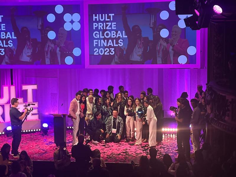 وزير التعليم العالي يُهنئ فريق جامعة الإسكندرية EFFCT بفوزه بالجائزة الثانية في مسابقة Hult Prize الدولية