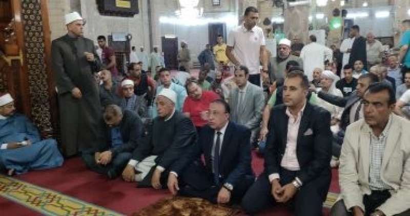 محافظ الإسكندرية يشارك في احتفالية المولد النبوي الشريف بمسجد المرسي ابو العباس