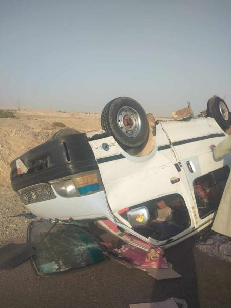إصابة 3 شباب إثر انقلاب سيارة على صحراوي قنا