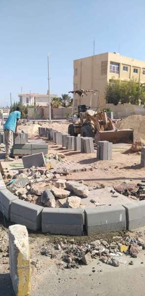 رئيس المدينة يلبي طلبات بعض مديري المدارس برفع كفاءة الشوارع امام المدارس
