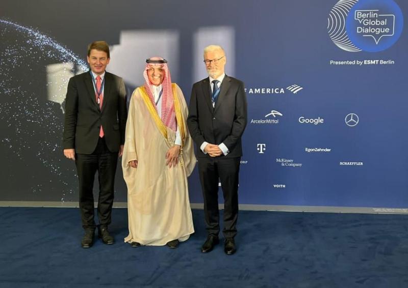 وزير المالية السعودي يشارك في ”حوار برلين العالمي”