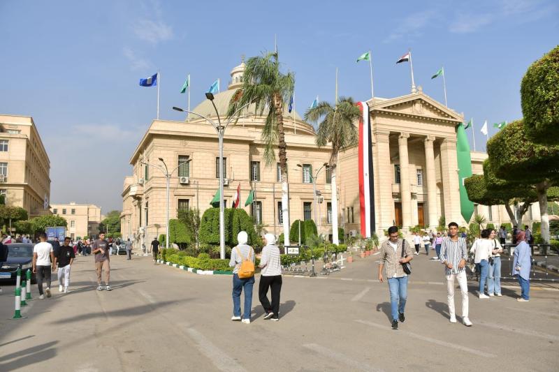 جامعة القاهرة تستقبل الطلاب الجدد والقدامى لبدء العام الدراسي الجديد 2023-2024 (صور)