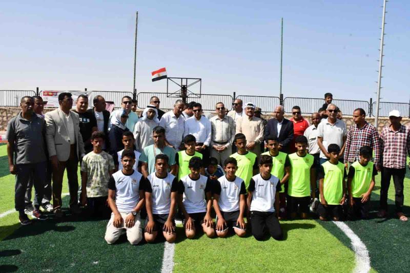 وزير الرياضة يفتتح ملعبًا جديدًا بقرية الظهير بشمال سيناء