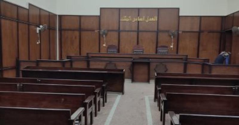 محامي يقيم دعوى قضائية تطالب متهم بقضية جنائية بتمكينه لمتهمين محاكم الجنايات بالاستئناف