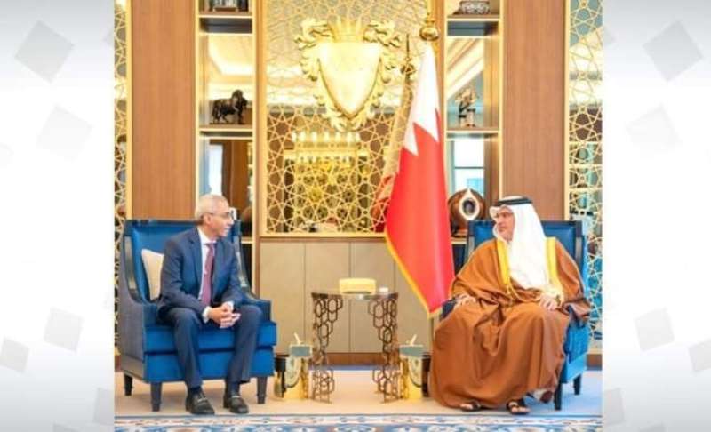 ولي العهد رئيس مجلس وزراء البحرين يستقبل السفير المصري بالمنامة