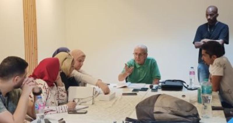 54  شاب وفتاة في ورشة المخرج علي بدرخان بمهرجان الإسكندرية السينمائي