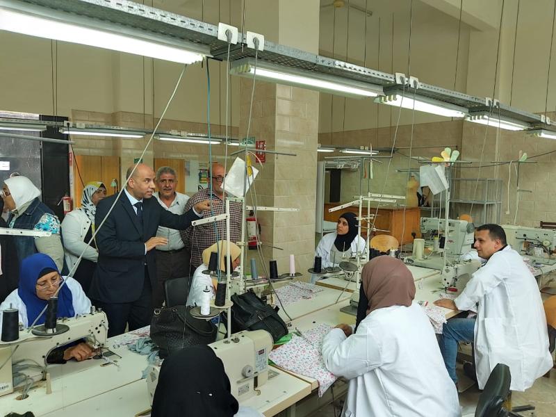 العمل: جولة ميدانية لتعزيز علاقات العمل بشركة خاصة.. وتفقد مركز تدريب مهني بالإسماعيلية