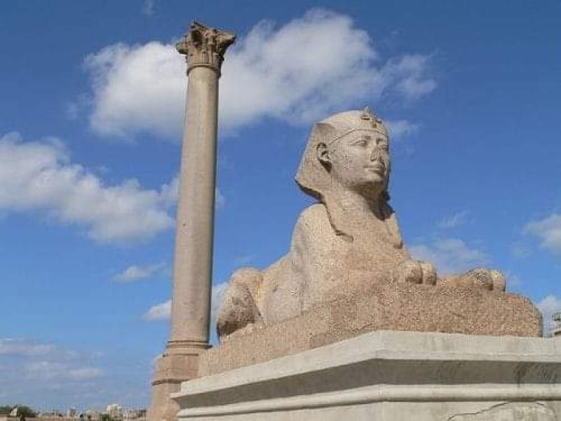 عمود السواري: حكاية أعلى نصب تذكاري في العالم في قلب الإسكندرية