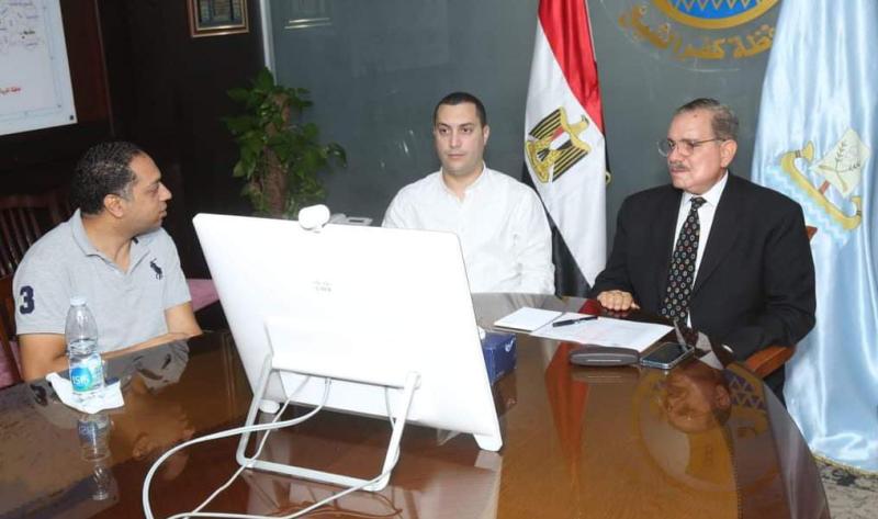 عبر الفيديو كونفرانس.. محافظ كفر الشيخ يشارك في اجتماع لمراجعة موقف المعدات الخاصة بإدارة الأزمات والطوارئ