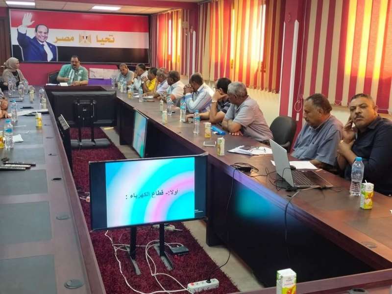 حوار مع الجمهور لمناقشة المشروعات الاستثمارية للعام المالي الجديد بسفاجا