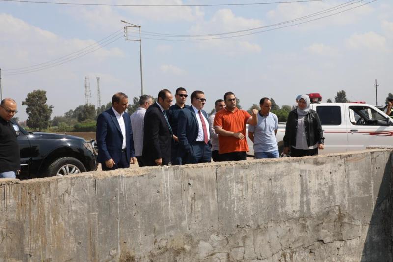 محافظ المنوفية يتابع  الأعمال بممشى شبين الكوم الجديد ويتفقد إصلاحات كوبري القاصد
