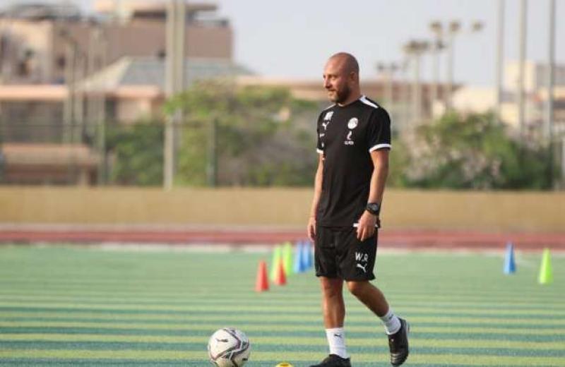 لاعب أرسنال الانجليزى ينضم الى معسكر منتخب الشباب بالاسماعيلية