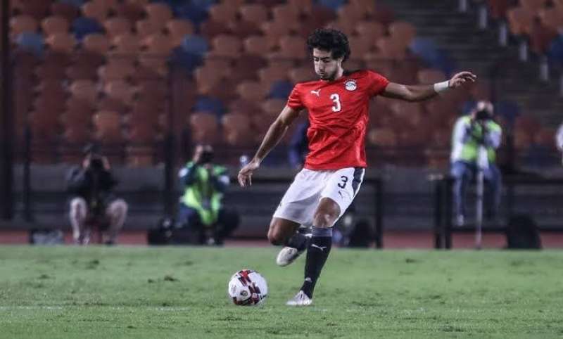 بطاقة حمراء لمحمد هانى بعد تدخله على مدافع منتخب الجزائر