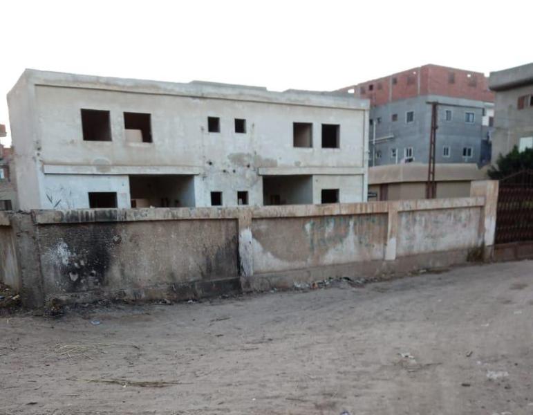 الإهمال يحاصر «كفر الطايفة» بكفر الشيخ.. الأهالي: الوحدة الصحية مغلقة منذ 19 عاماً ونحتاج صرف صحي ومدرسة للثانوية