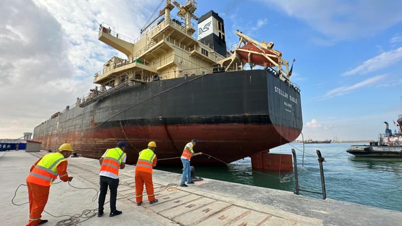 الشحنة الأكبر منذ تطويره.. ميناء العريش يستقبل السفينة STELLAR EAGLE لتصدير 40 ألف طن ملح لكينيا