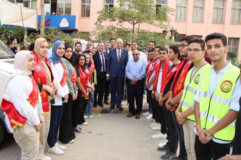 رئيس جامعة المنوفية يتابع حملة التبرع بالدم بمجمع الكليات النظرية تضامناً مع الشعب الفلسطيني