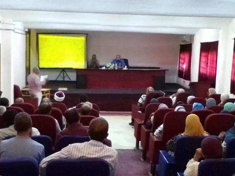 رئيس مدينة القصير يعقد جلسة تشاور مجتمعى لمناقشة مشروعات الخطة الاستثمارية للعام المالى ٢٠٢٤-٢٠٢٥