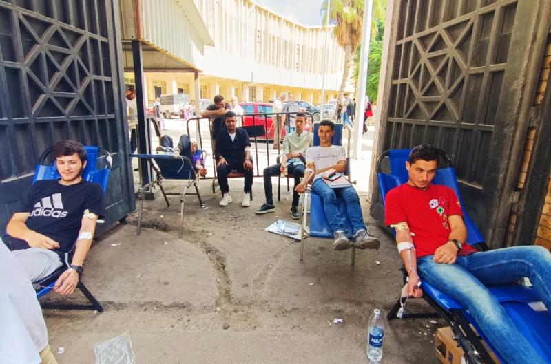 طلاب جامعة الإسكندرية يتبرعون بالدم لأهالى فلسطين