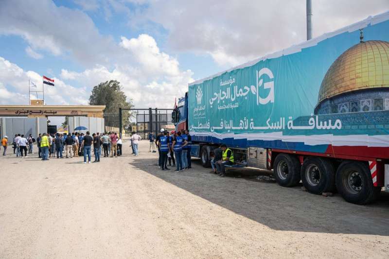 مسئولة بقوافل المساعدات إلى غزة تكشف طلب صادم من الجانب الفلسطيني