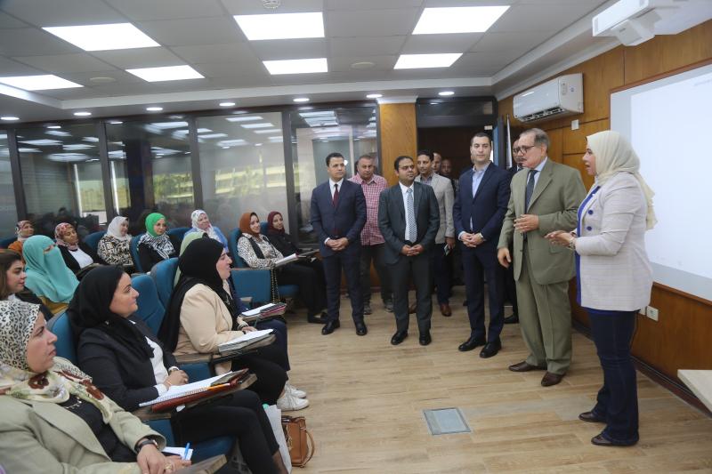 محافظ كفر الشيخ يطلق برنامج «المرأة تقود» بالتعاون مع الأكاديمية الوطنية للتدريب