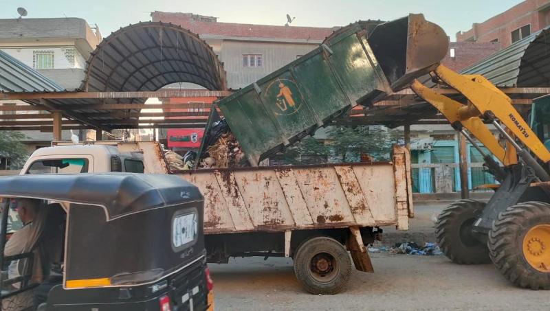 محافظ كفر الشيخ: رفع 270 طن قمامة وأتربة بمشاركة 57 معدة في بيلا