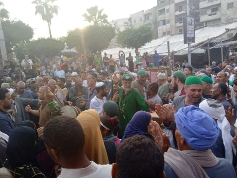 احتفالاً بالمولد الإبراهيمي.. الآلاف يتوافدون على مدينة دسوق بكفر الشيخ