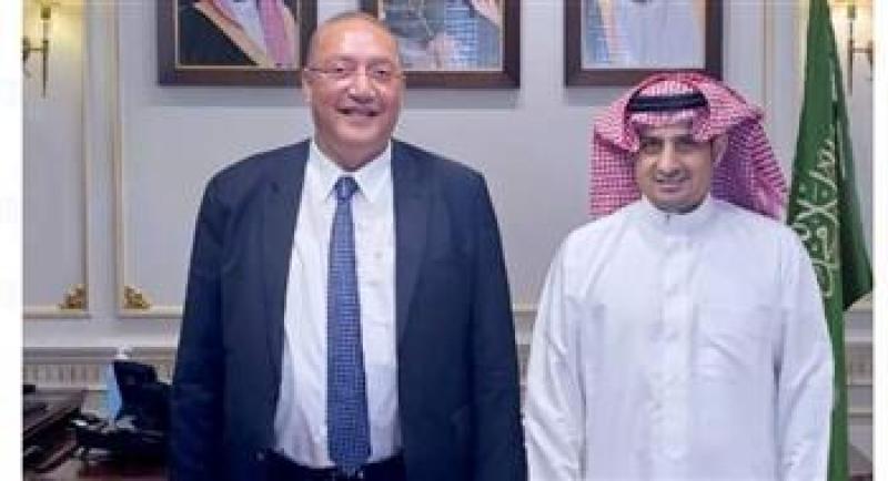 القنصل السعودي بالإسكندرية يبحث سبل التعاون مع نادي سبورتنج
