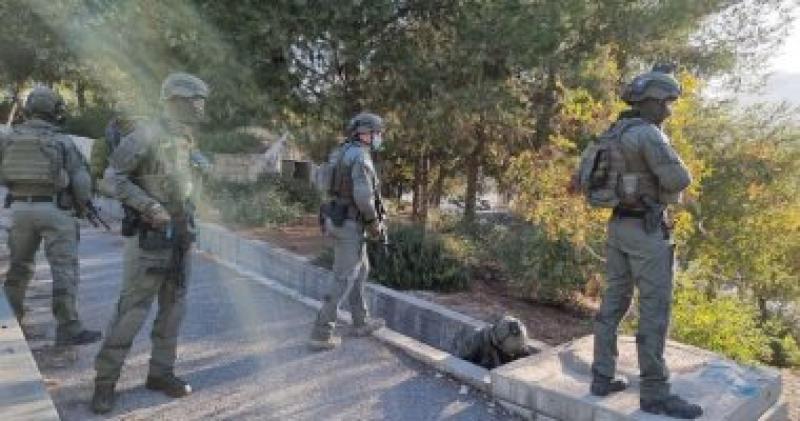 قوات الاحتلال الصهيوني تعتقل 64 فلسطينيًا في الضفة الغربية المحتلة