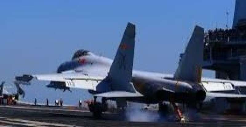 الصين تُرسل 43 طائرة و7سفن حربية حول تايوان
