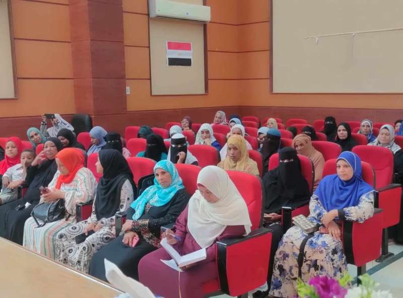 دور الإعلام فى الحياة السياسية بمركز إعلام شلاتين