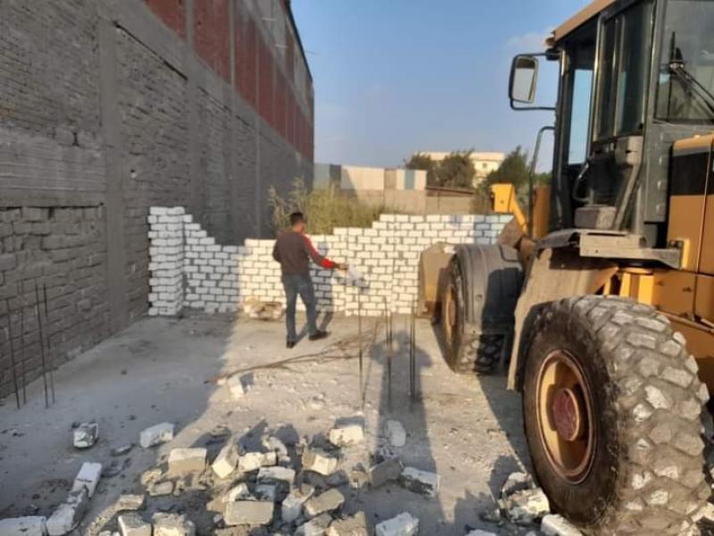 حملات مكبرة لإزالة البناء المخالف بحي منتزه الإسكندرية