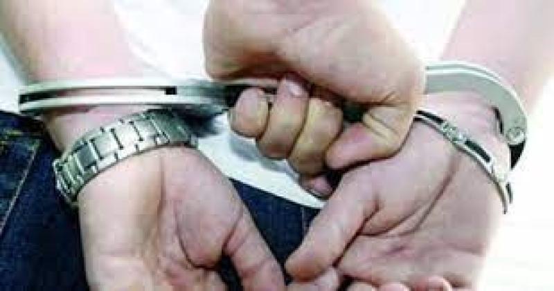 ضبط 5 عناصر اجرامية بحوزتهم كميات من المخدرات والاسلحة النارية بـ4 محافظات