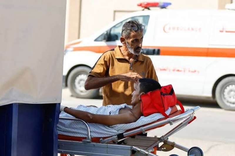 الصحة: وصول مجموعة من الأشقاء الفلسطينيين المصابين في أحداث ”غزة” للعلاج بمصر